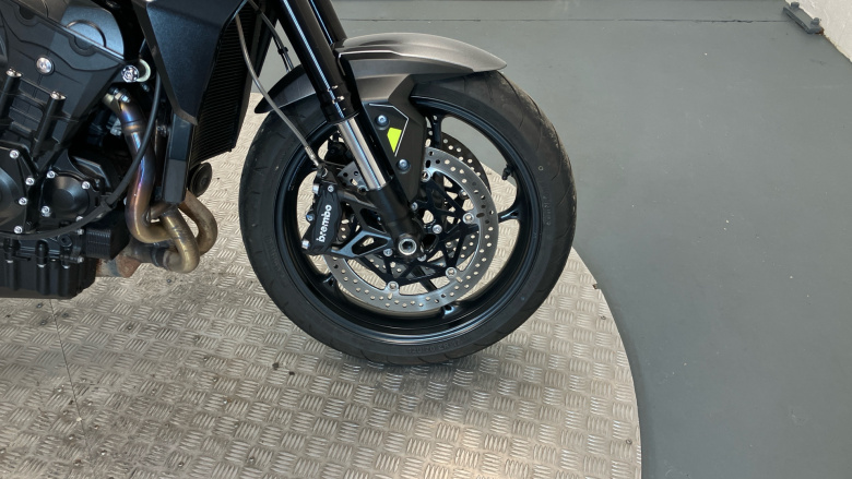 Triumph Street Triple R (23MY)